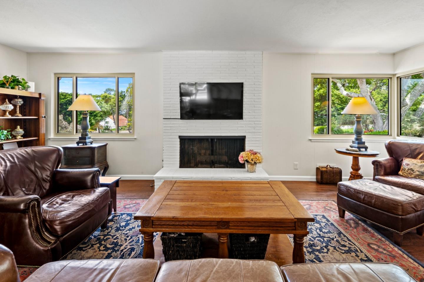 2811 Forest Lodge Road