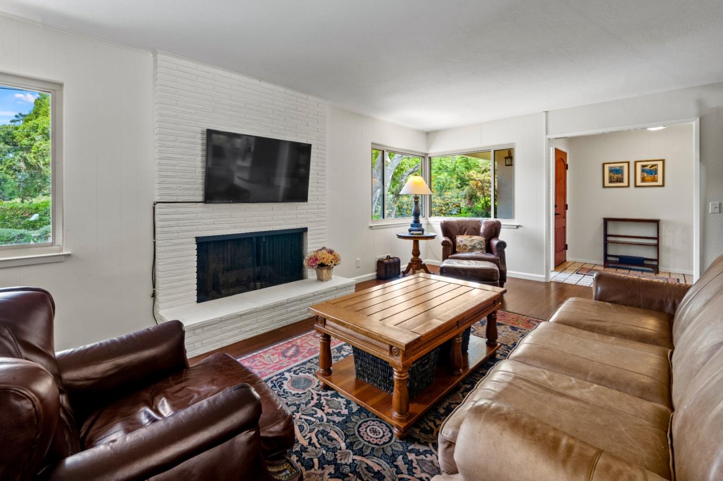 2811 Forest Lodge Road