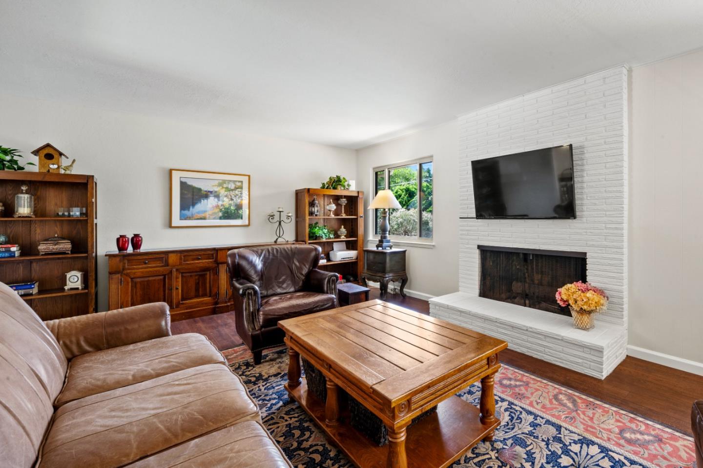 2811 Forest Lodge Road