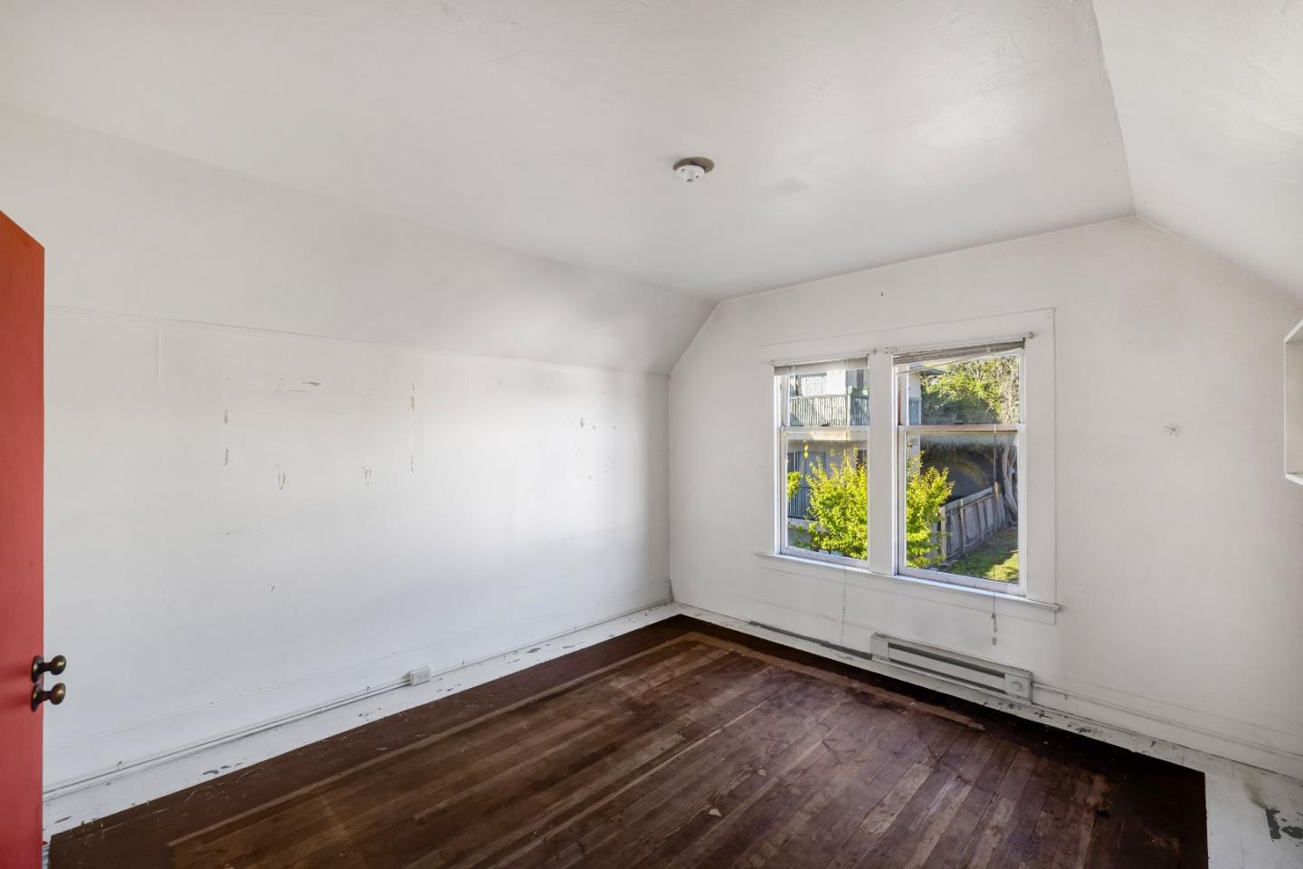 486 VAN BUREN ST