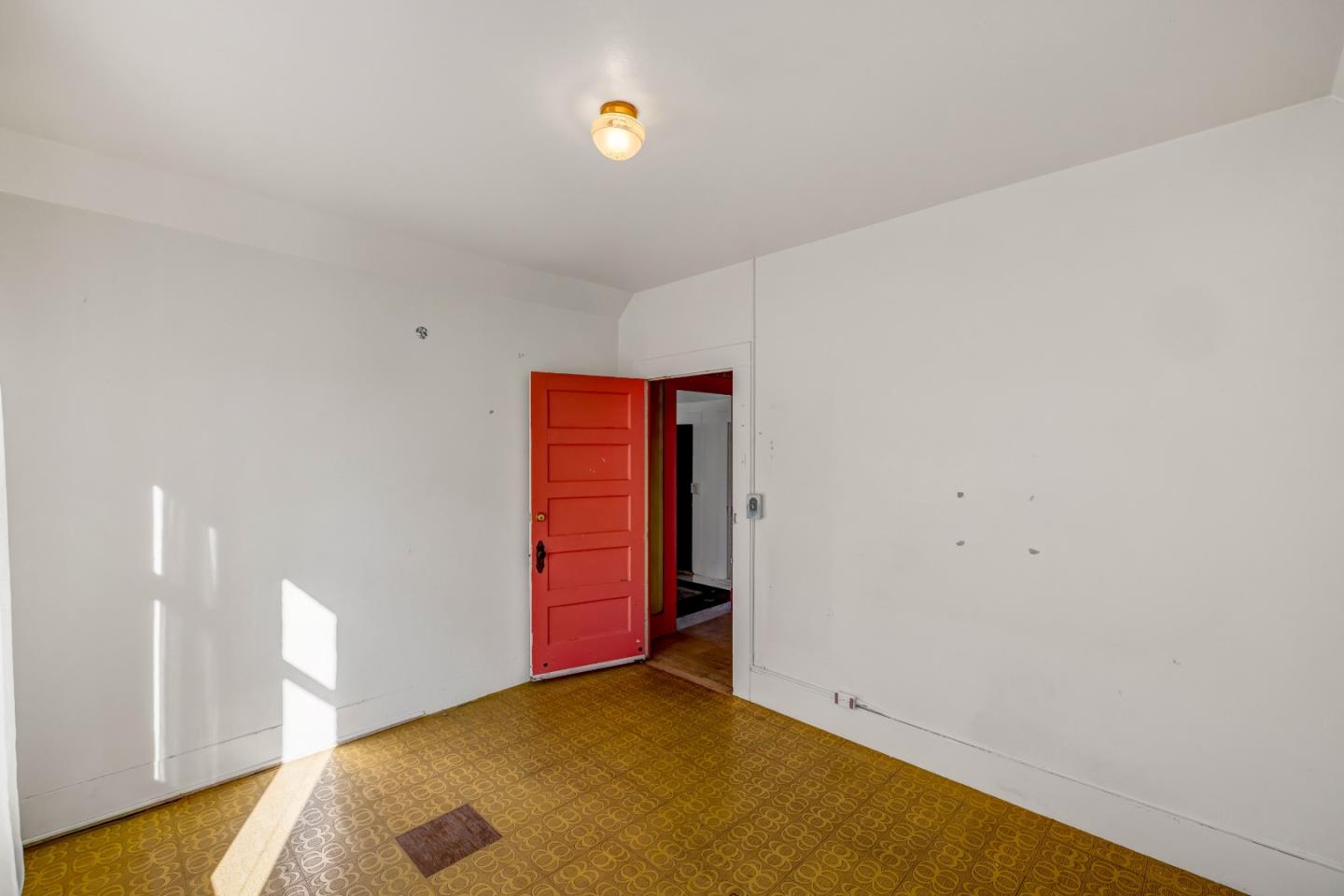 486 VAN BUREN ST