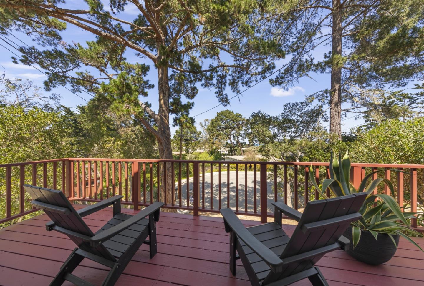 710 Woodcrest Lane