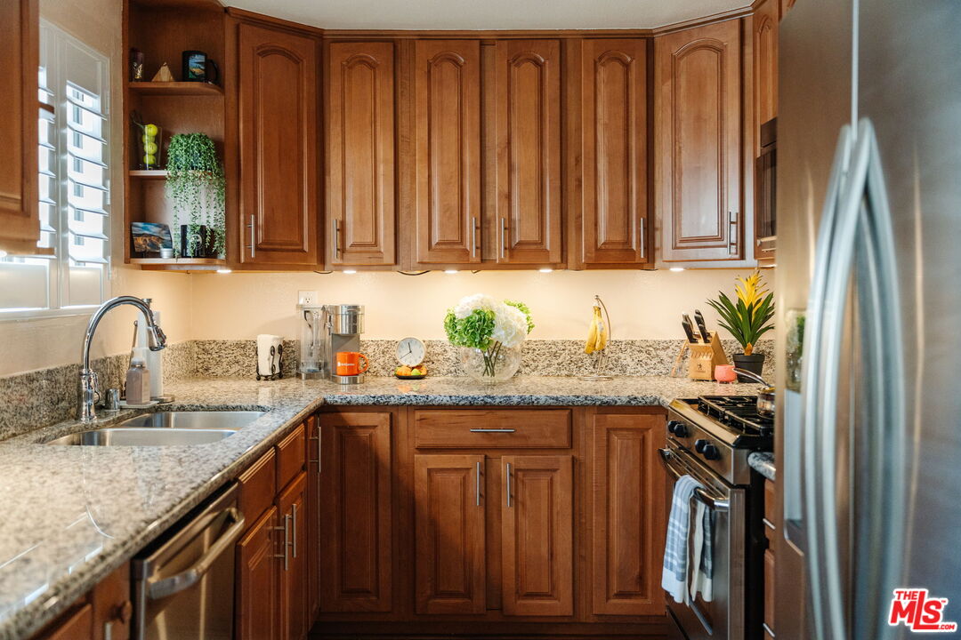 15023 Sherman Way Unit: E