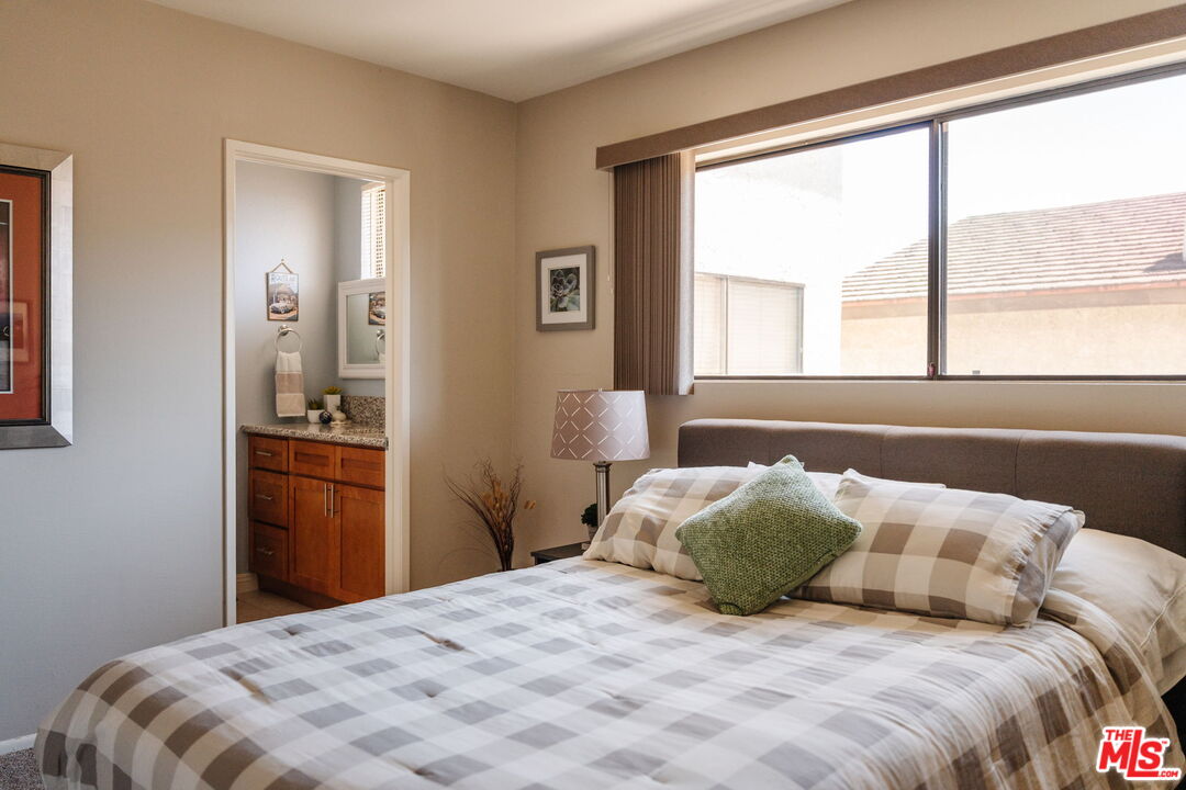15023 Sherman Way Unit: E