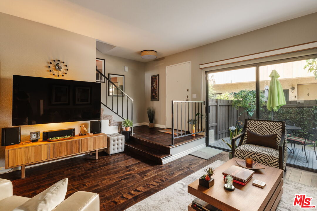 15023 Sherman Way Unit: E
