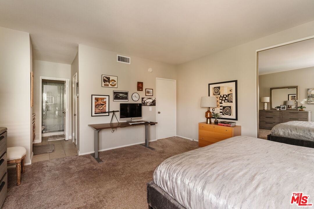 15023 Sherman Way Unit: E