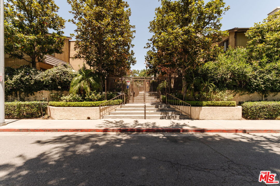 15023 Sherman Way Unit: E