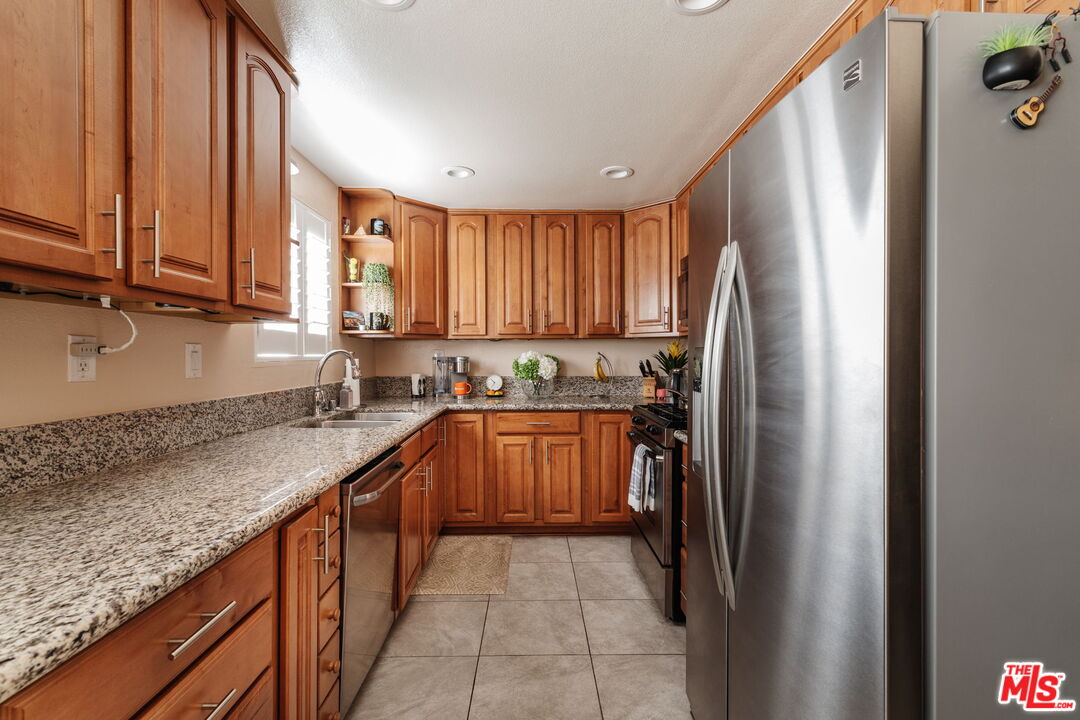15023 Sherman Way Unit: E