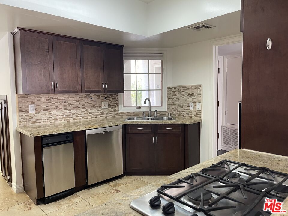 431 N Doheny Dr Unit: 3
