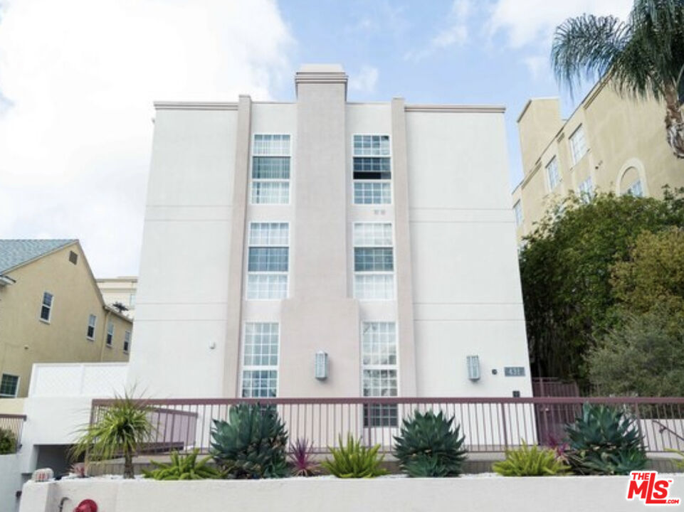 431 N Doheny Dr Unit: 3