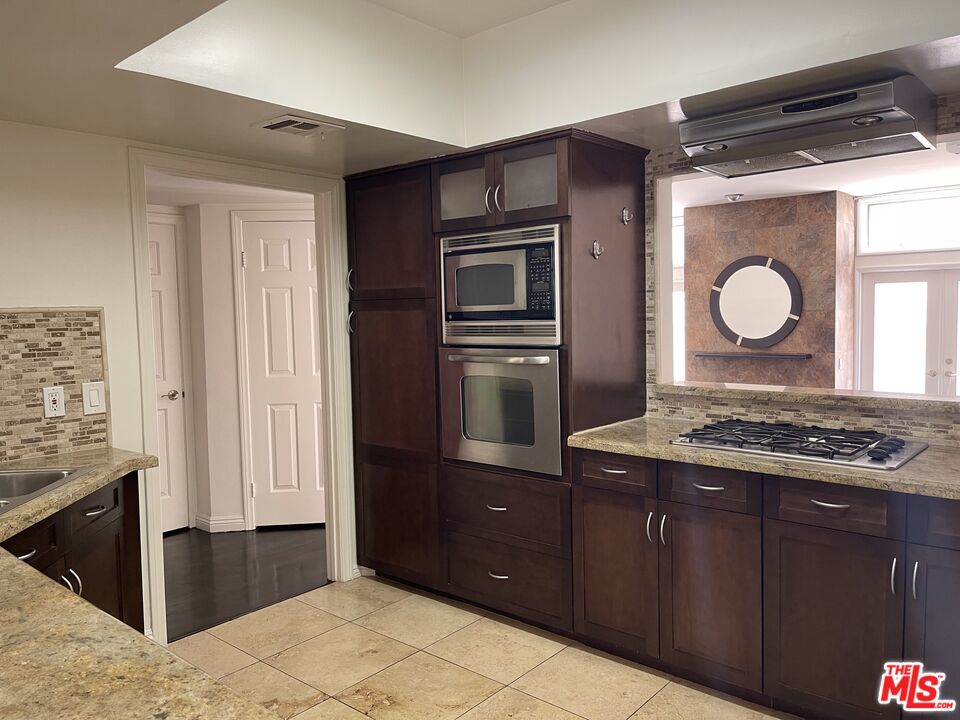 431 N Doheny Dr Unit: 3