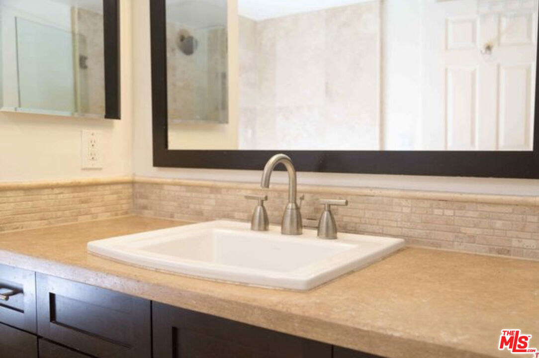 431 N Doheny Dr Unit: 3