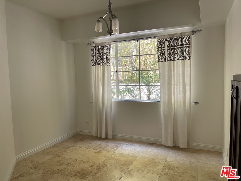 431 N Doheny Dr Unit: 3