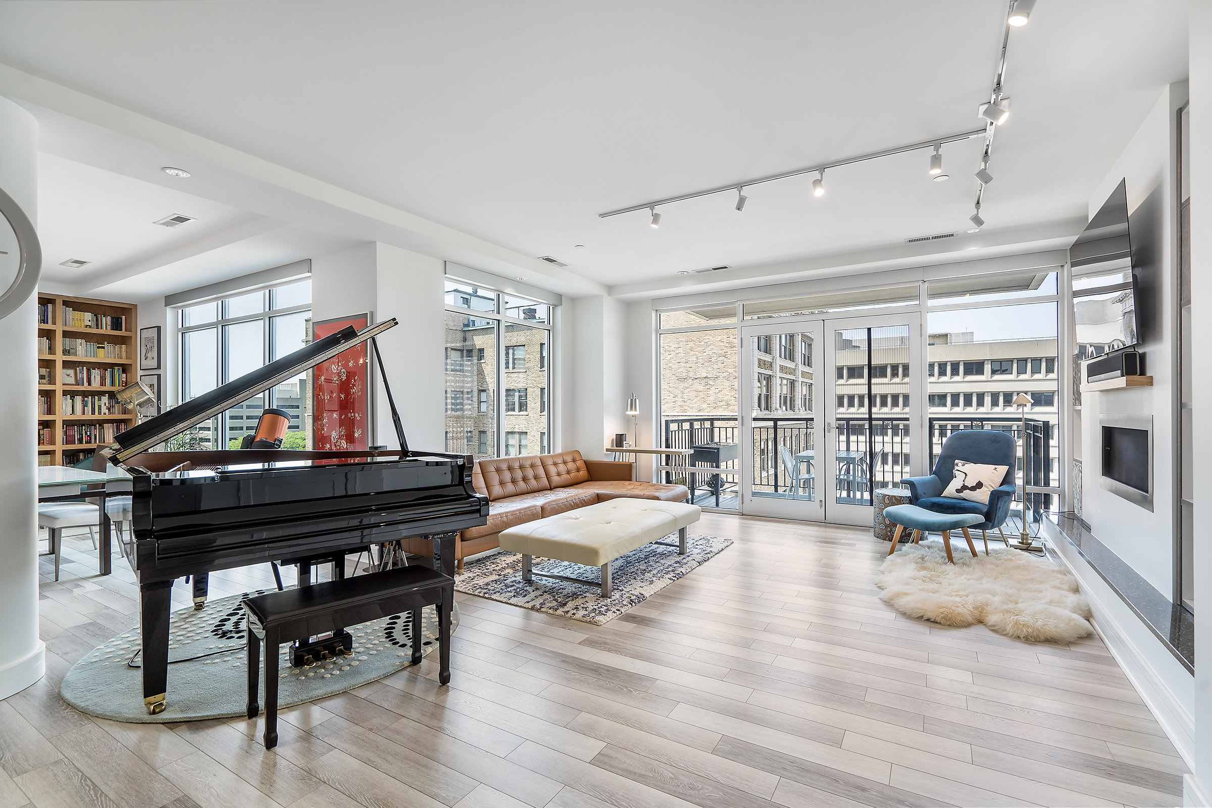 429 N Pennsylvania Street Unit: UNIT 702