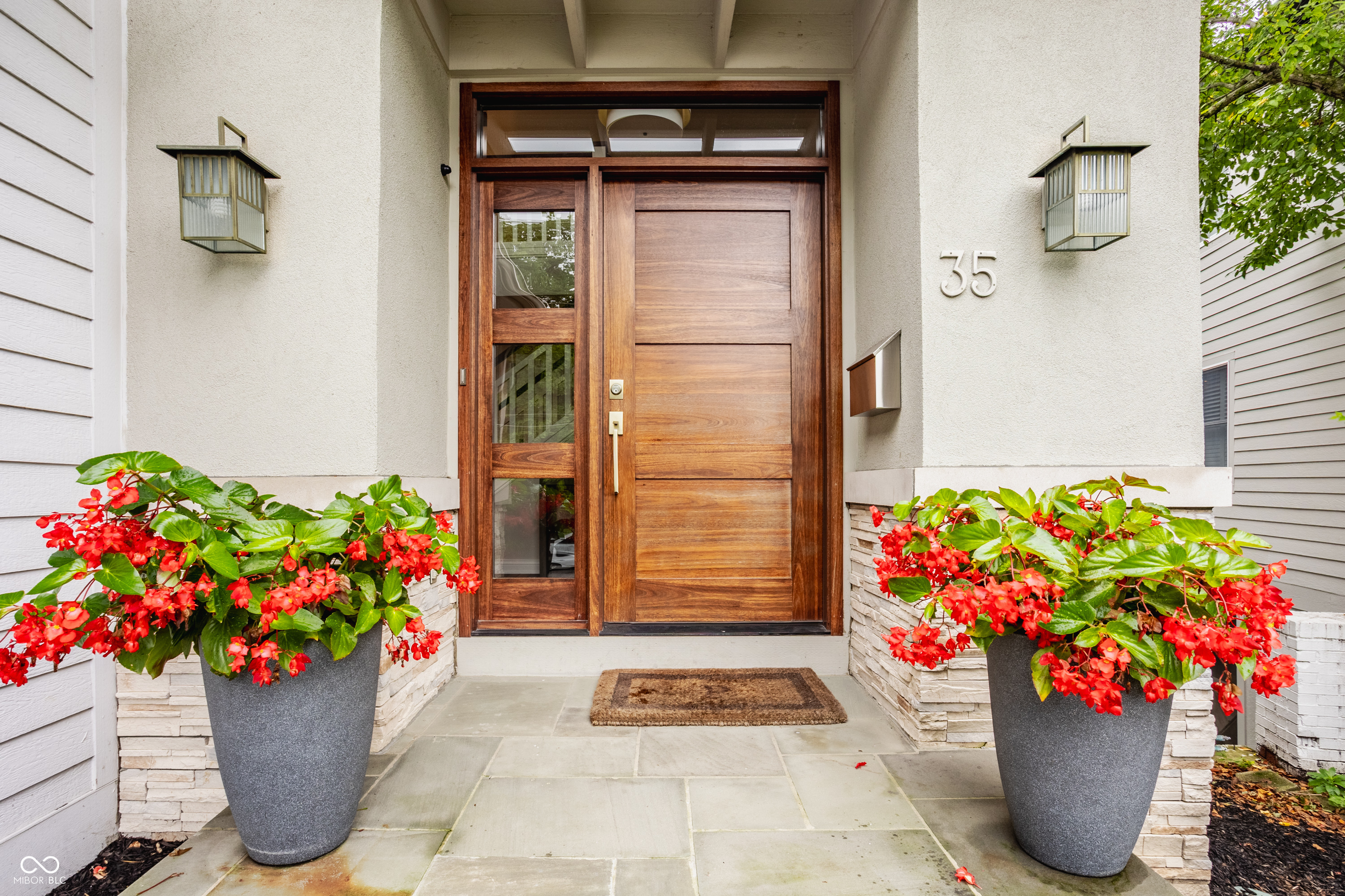 35 E 58th Street