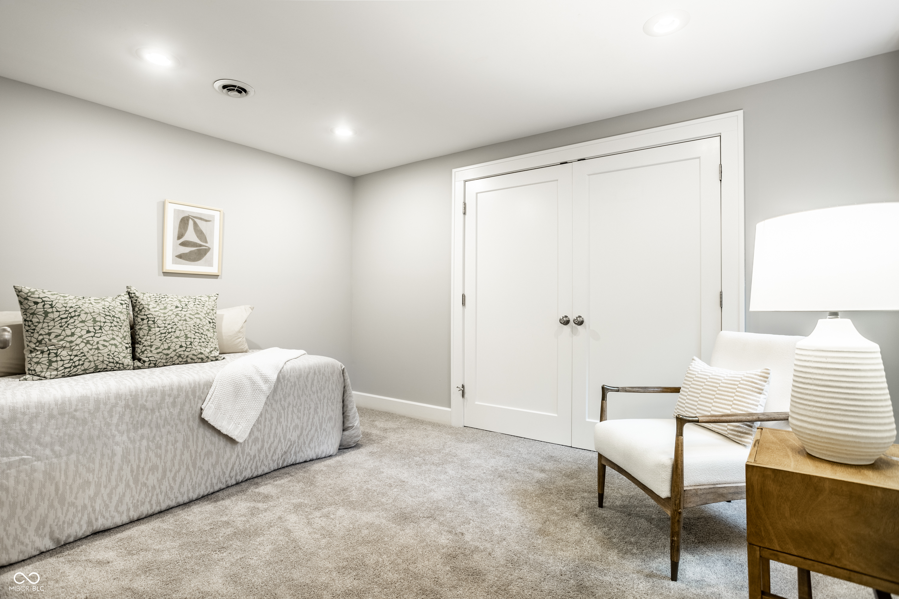 5880 N New Jersey Street