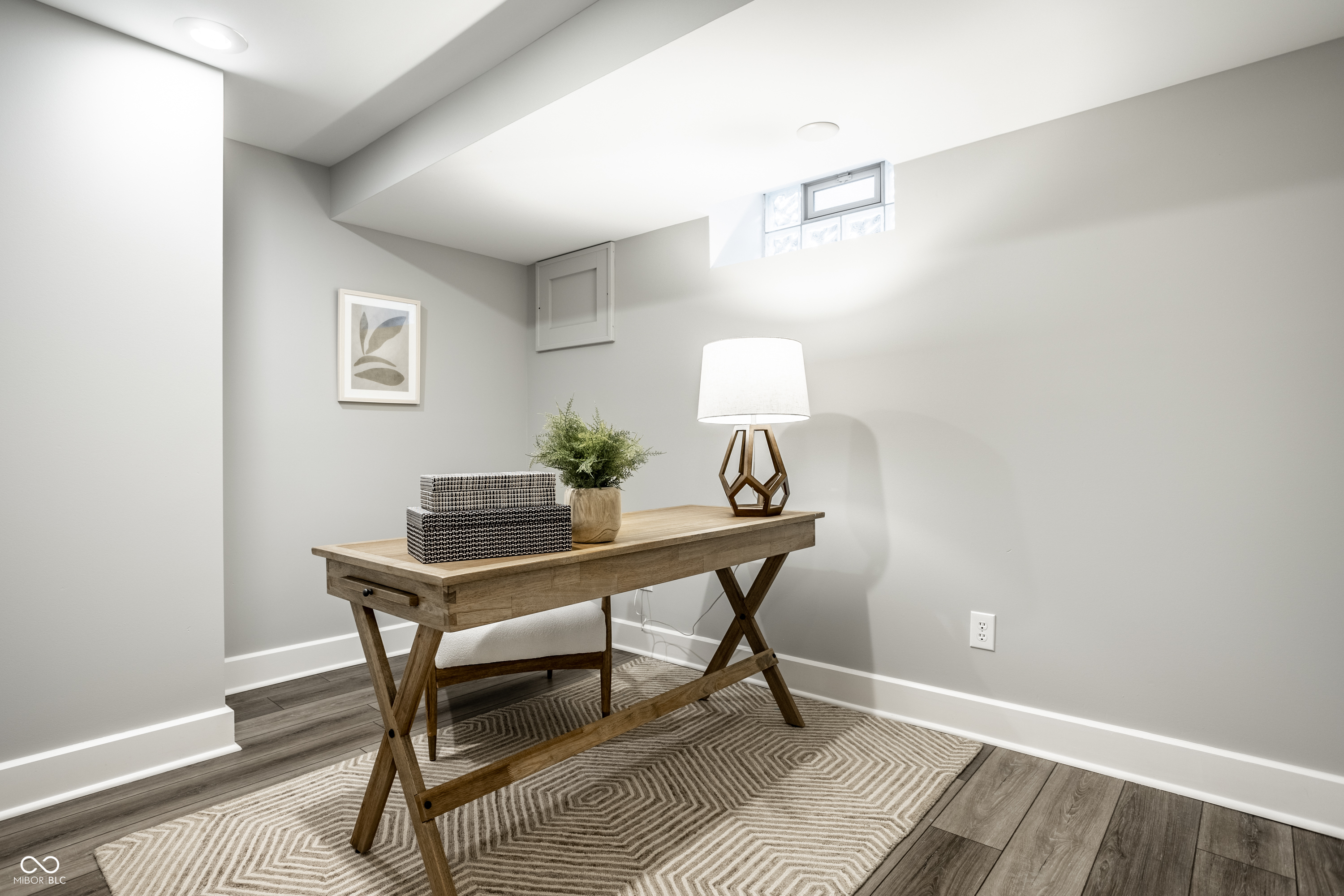 5880 N New Jersey Street