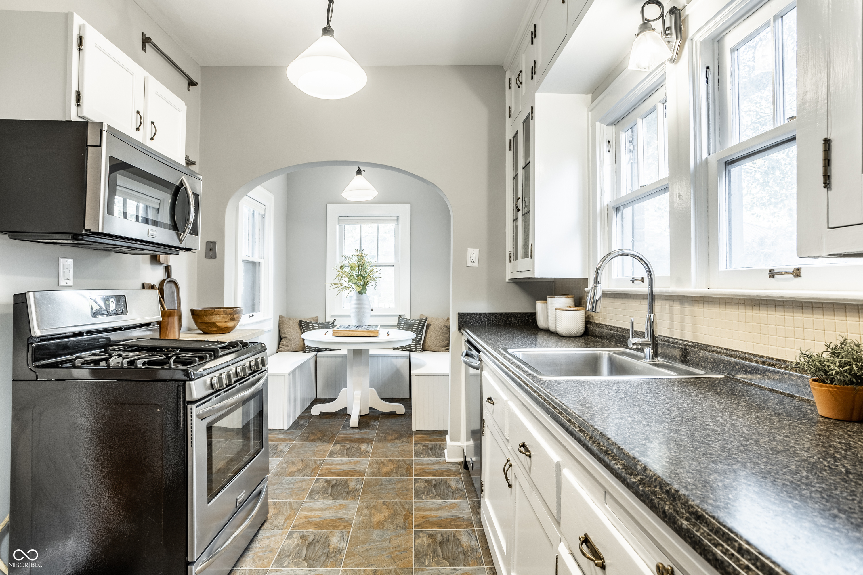 5880 N New Jersey Street