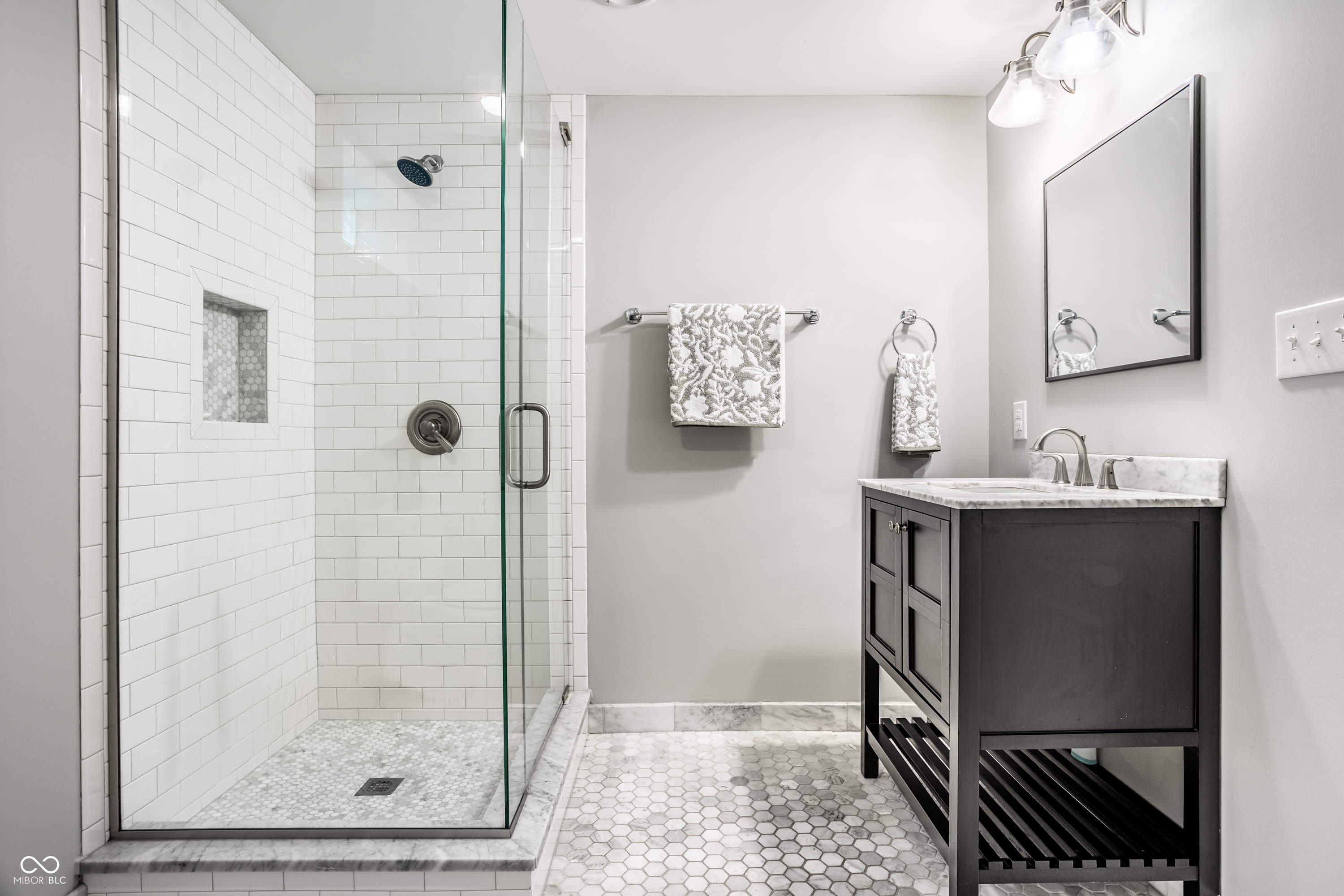 5880 N New Jersey Street