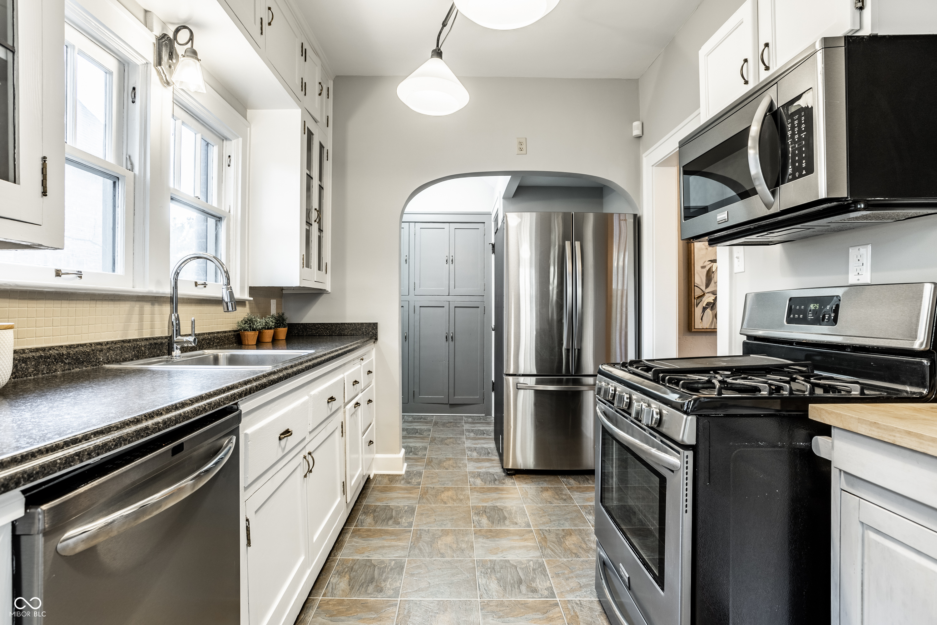 5880 N New Jersey Street