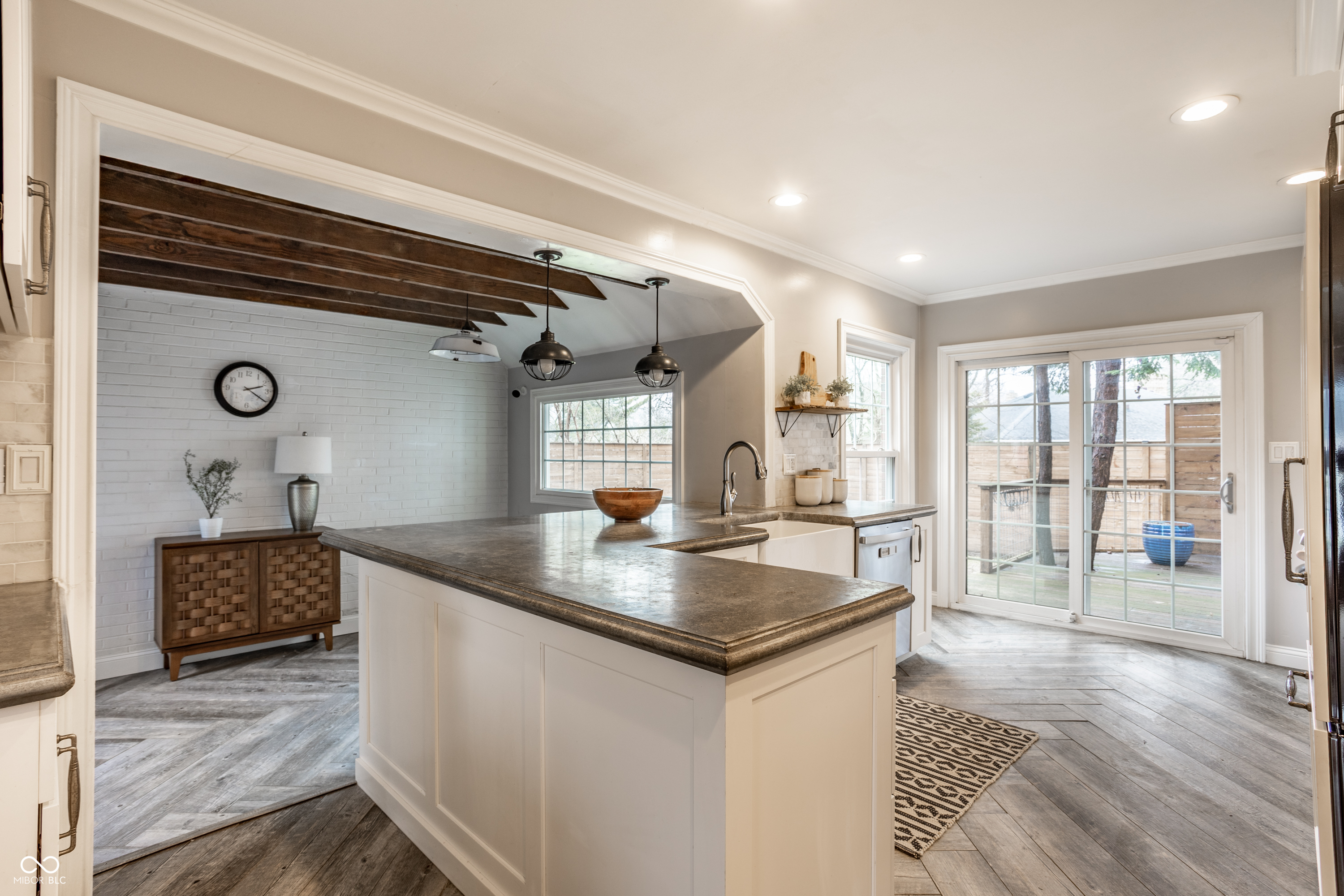 6021 N Meridian Street