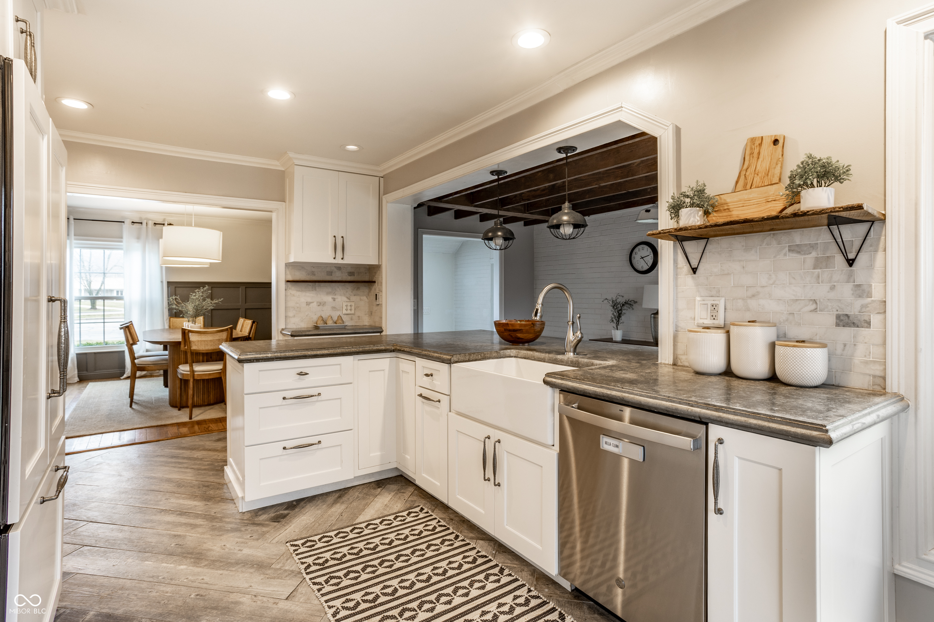 6021 N Meridian Street