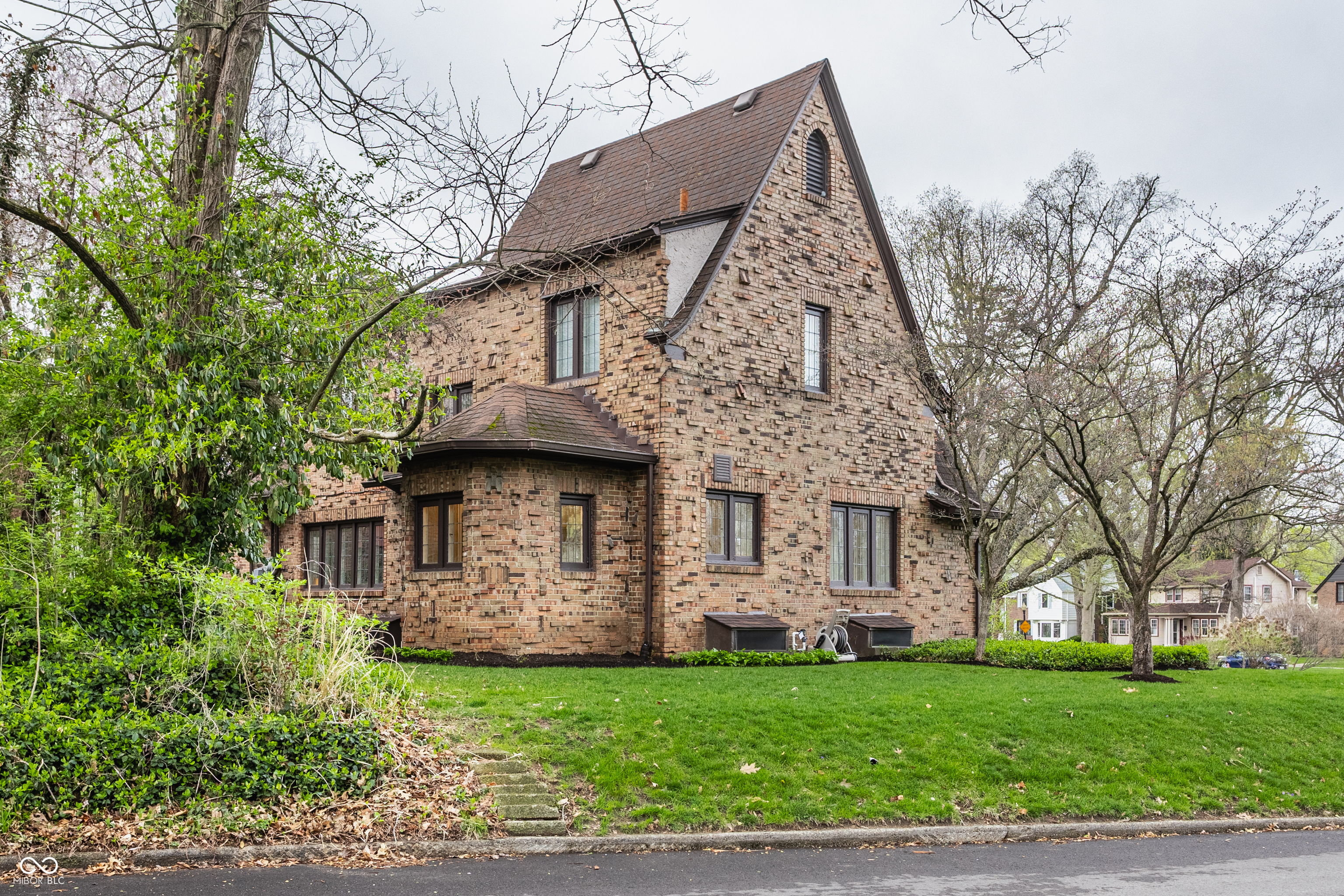 5769 Wildwood Avenue