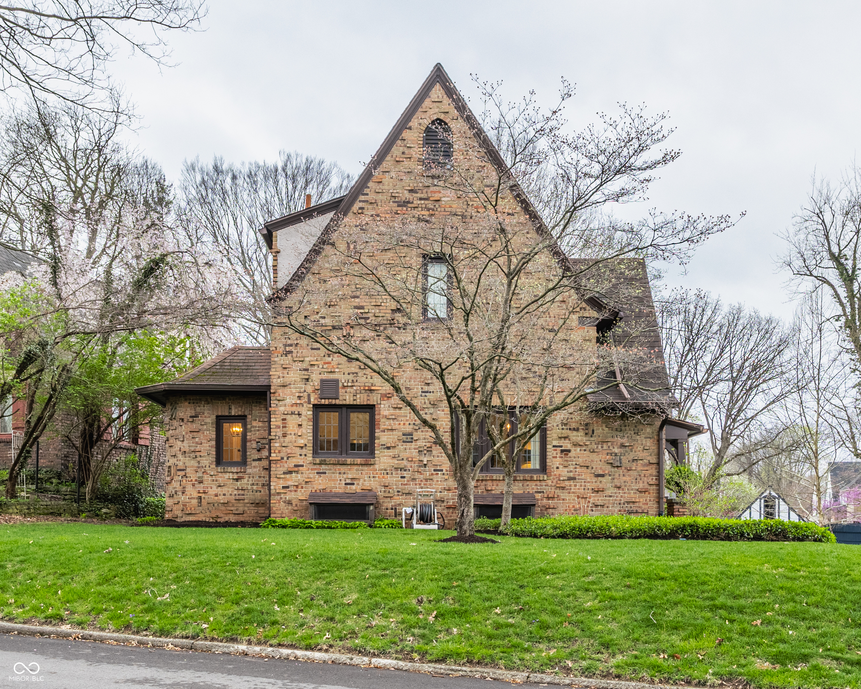 5769 Wildwood Avenue