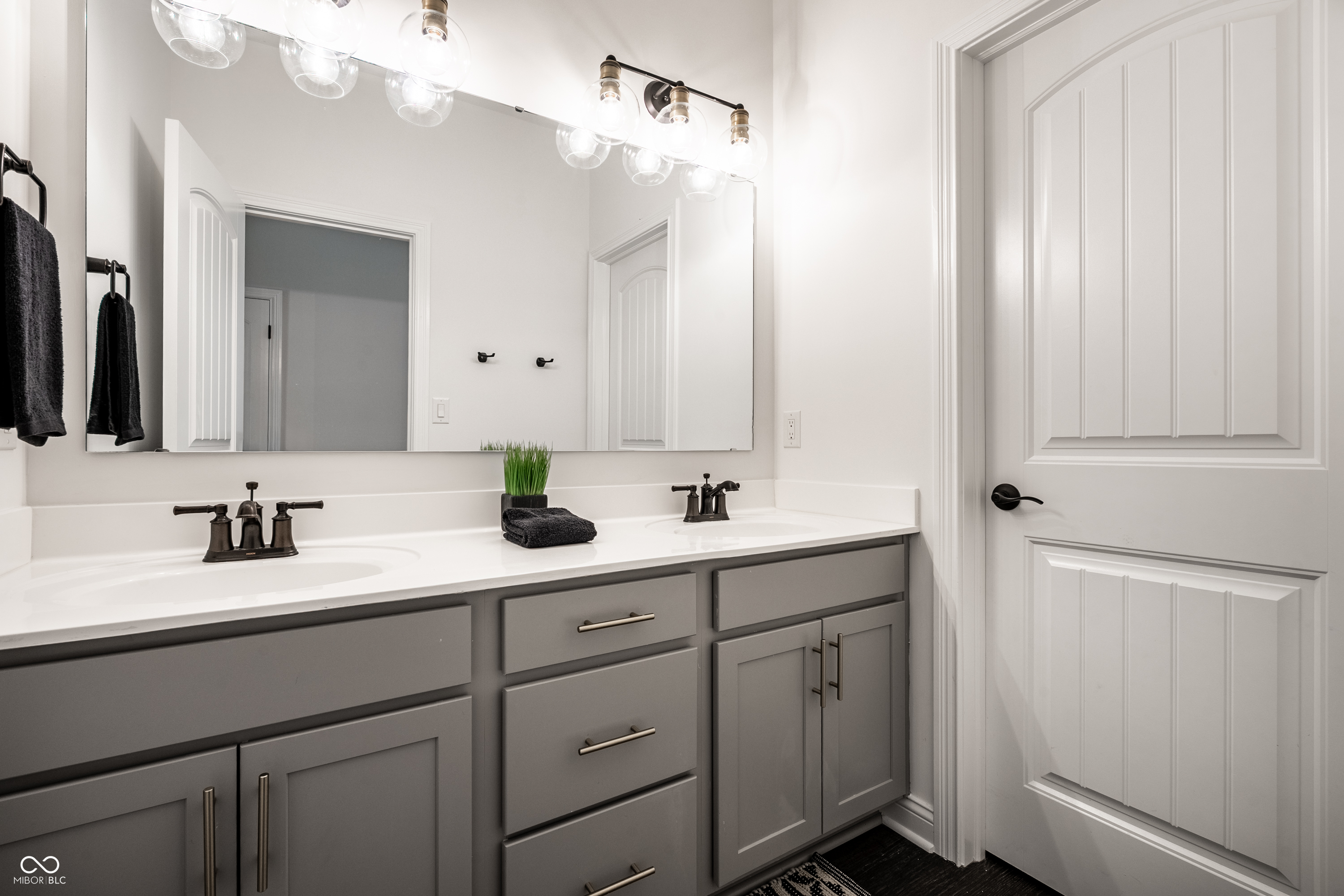 5855 N College Avenue