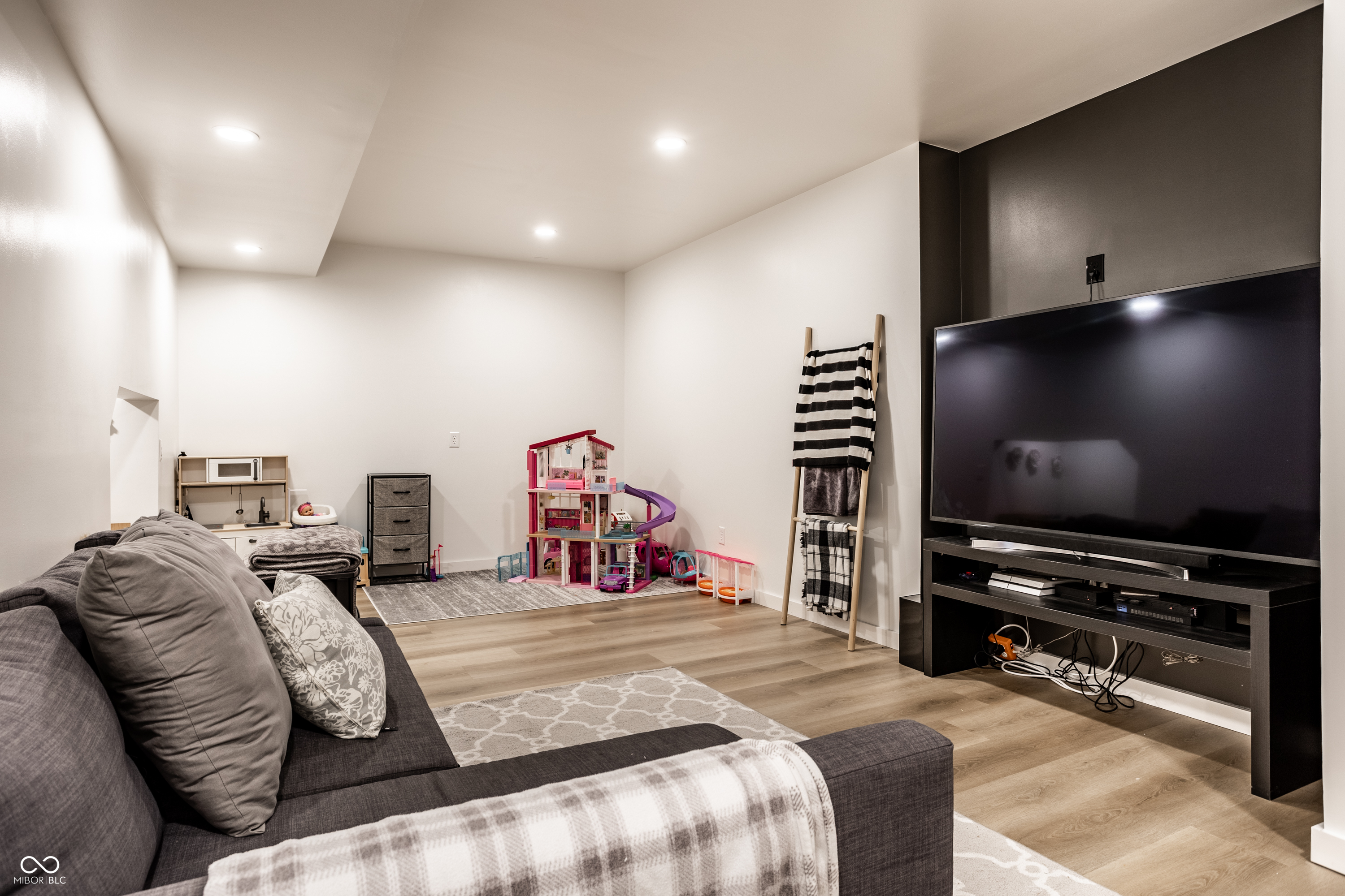 4348 Ledge Rock Court