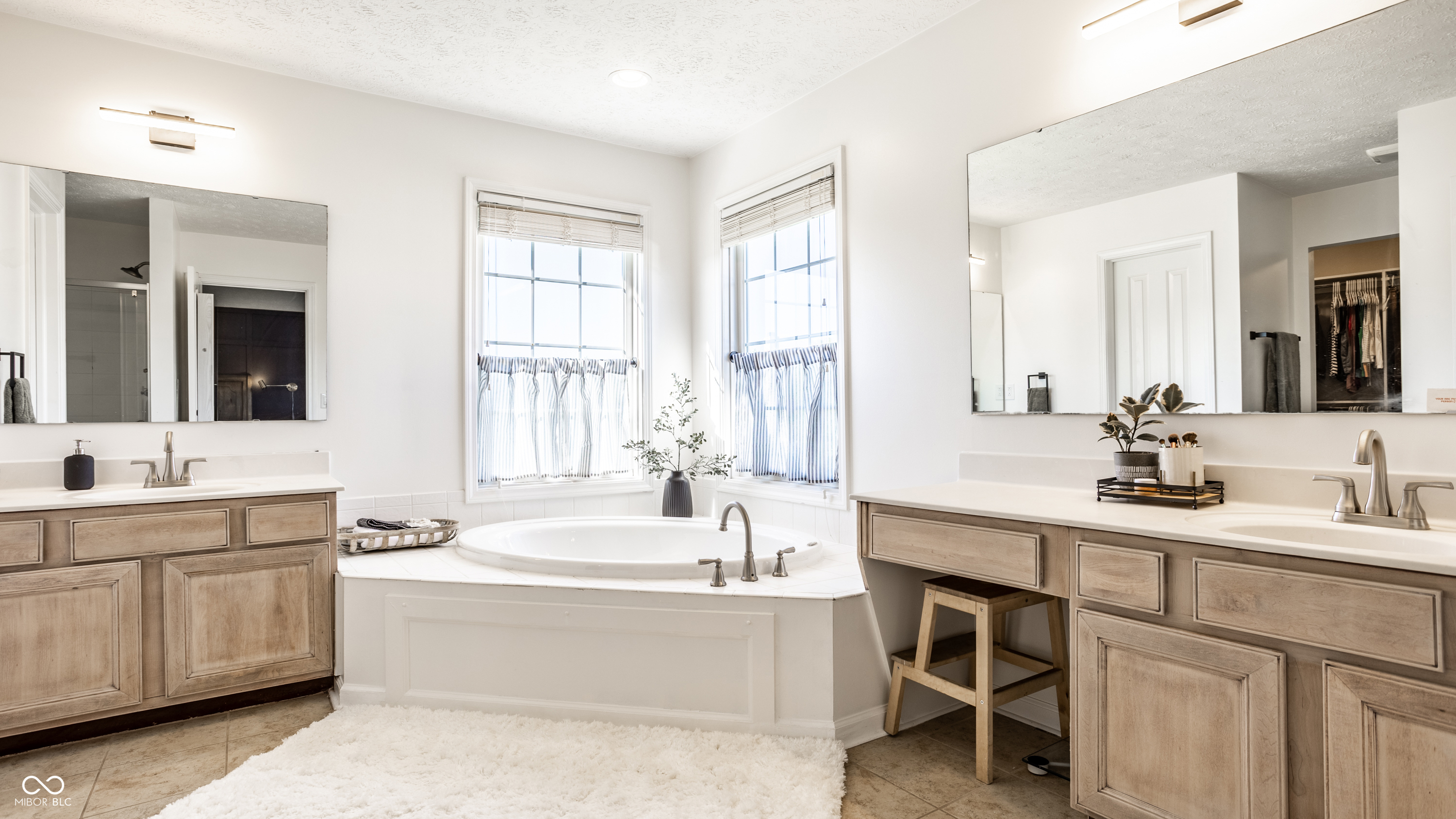 4348 Ledge Rock Court