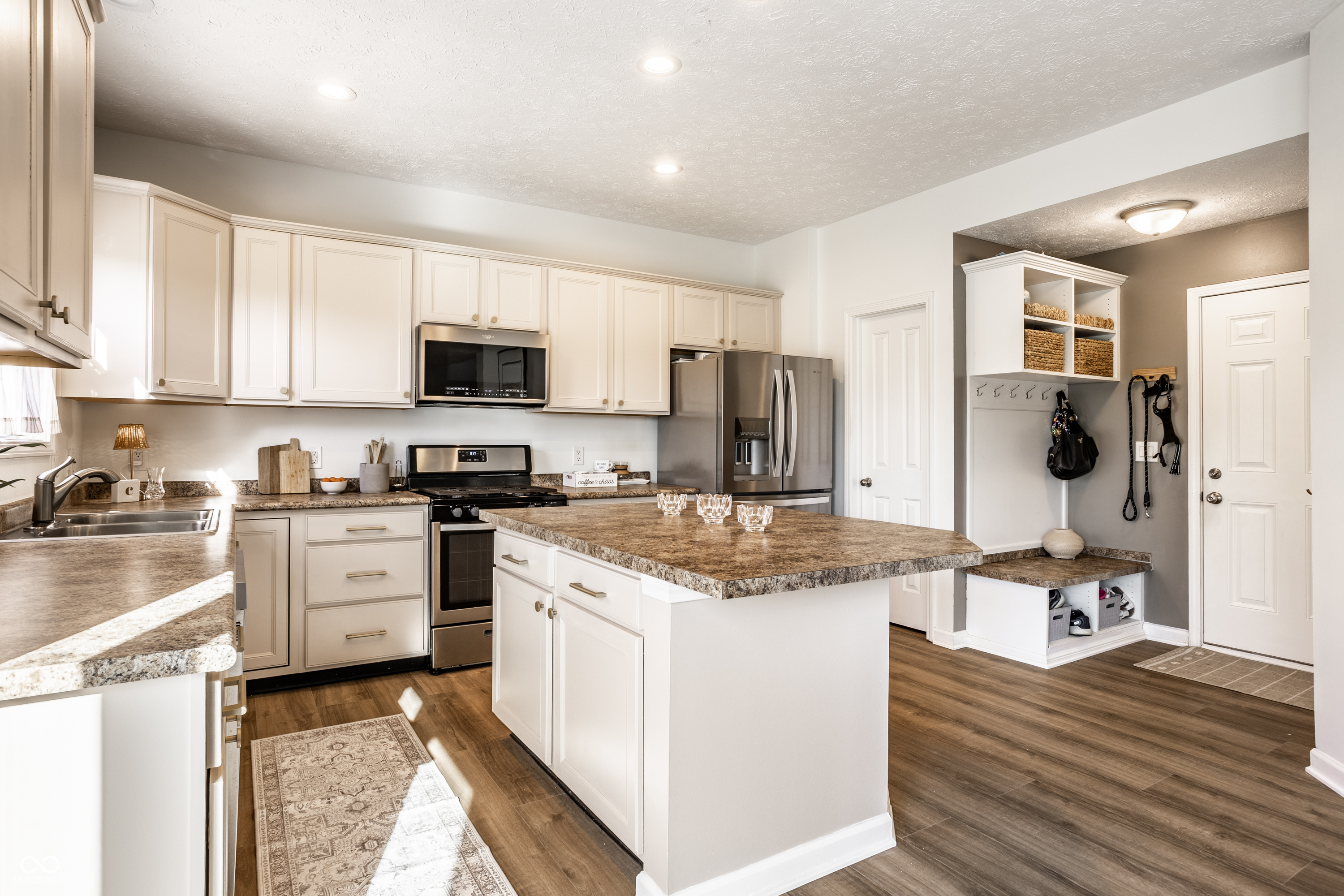 4348 Ledge Rock Court