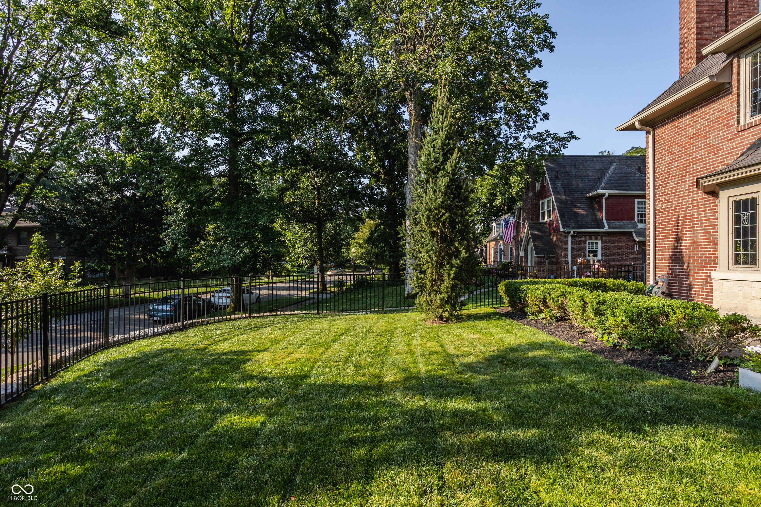 5872 Forest Lane