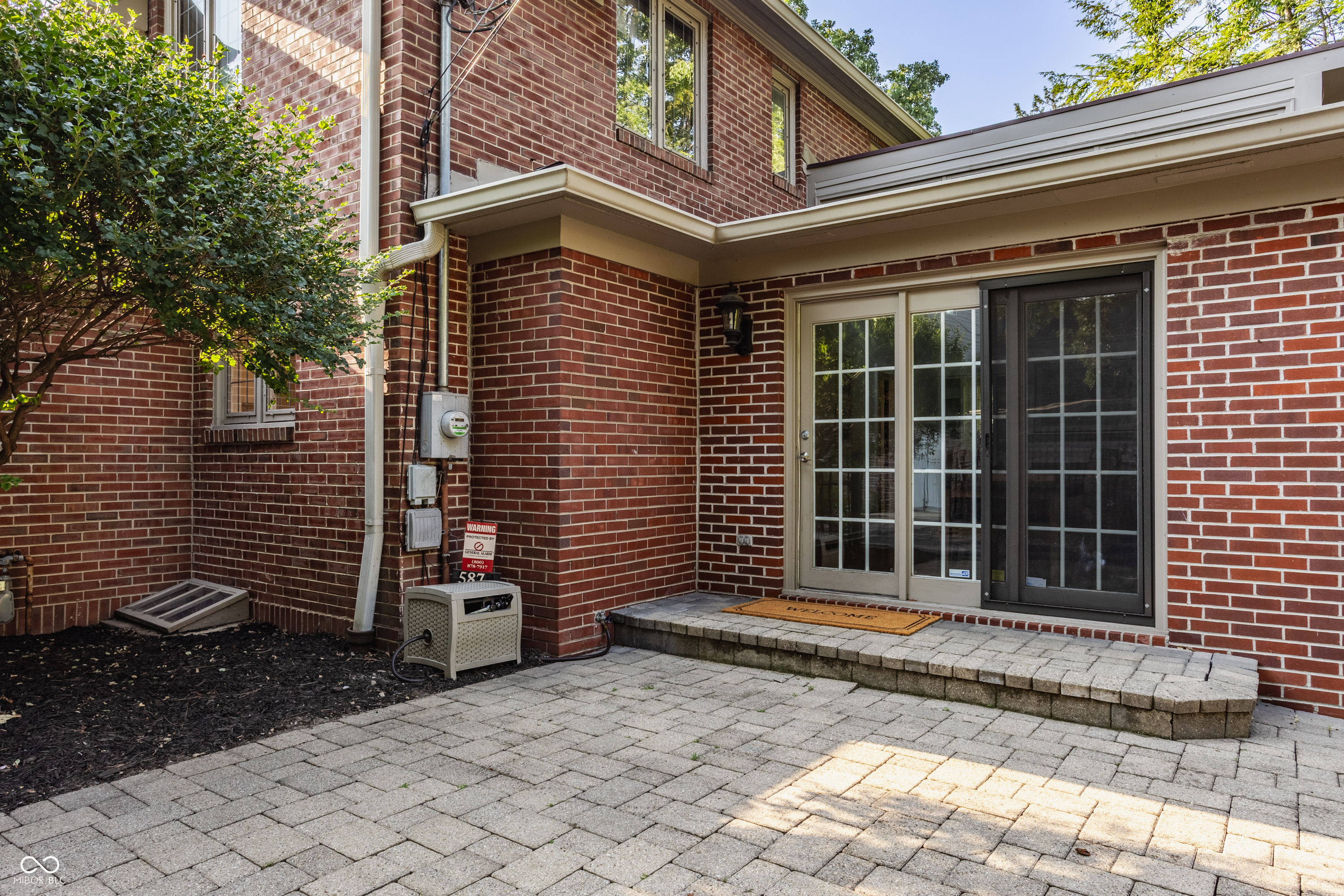 5872 Forest Lane