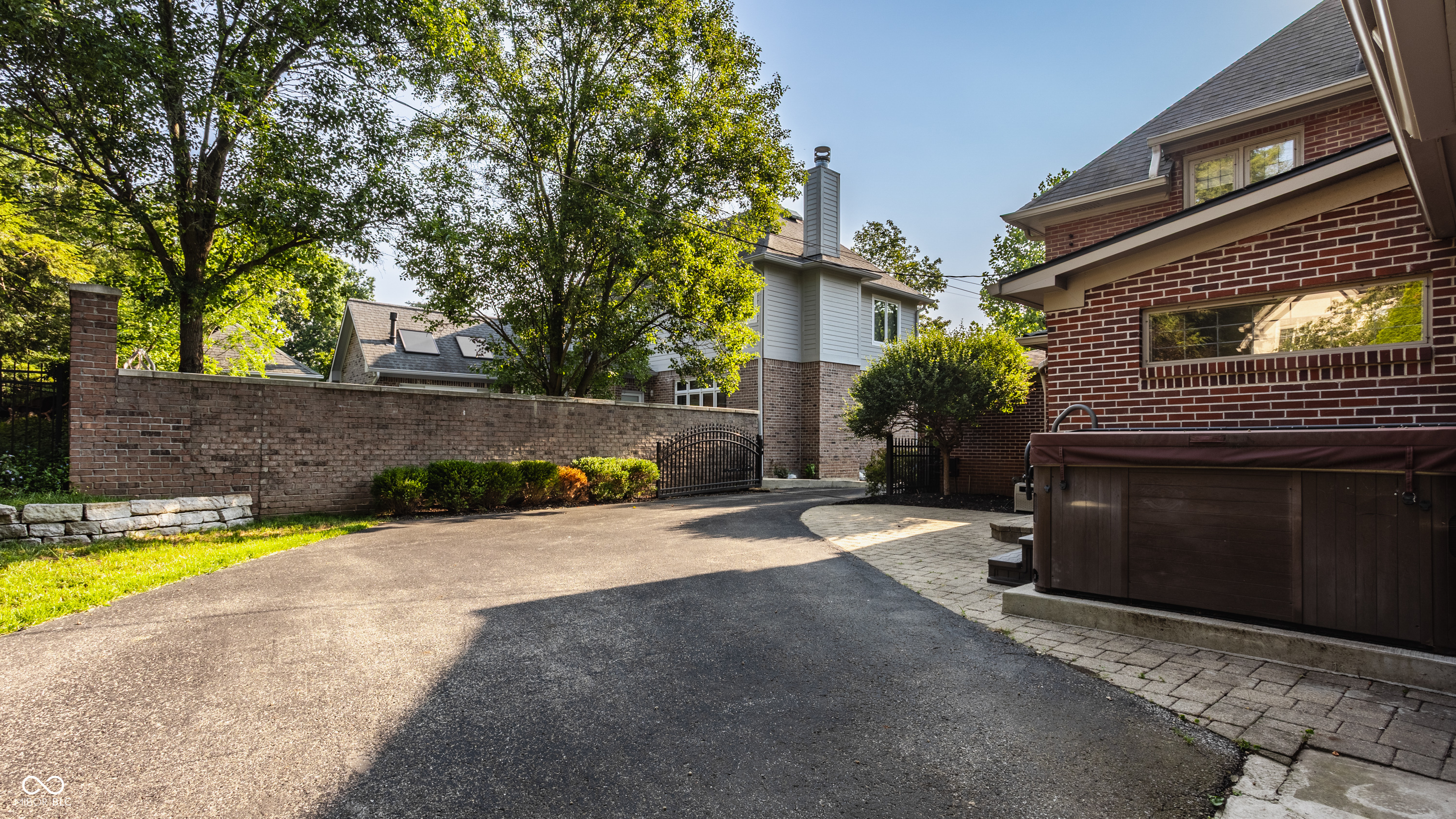 5872 Forest Lane