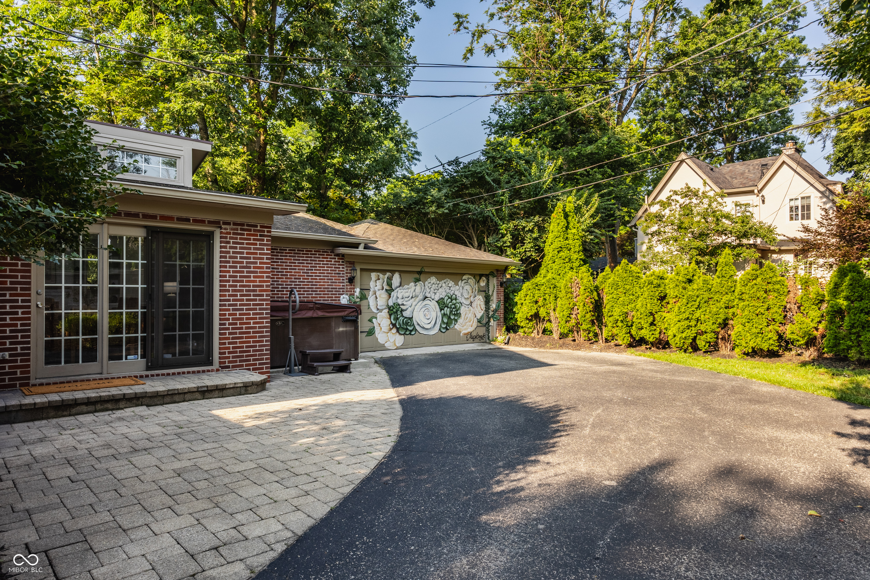 5872 Forest Lane
