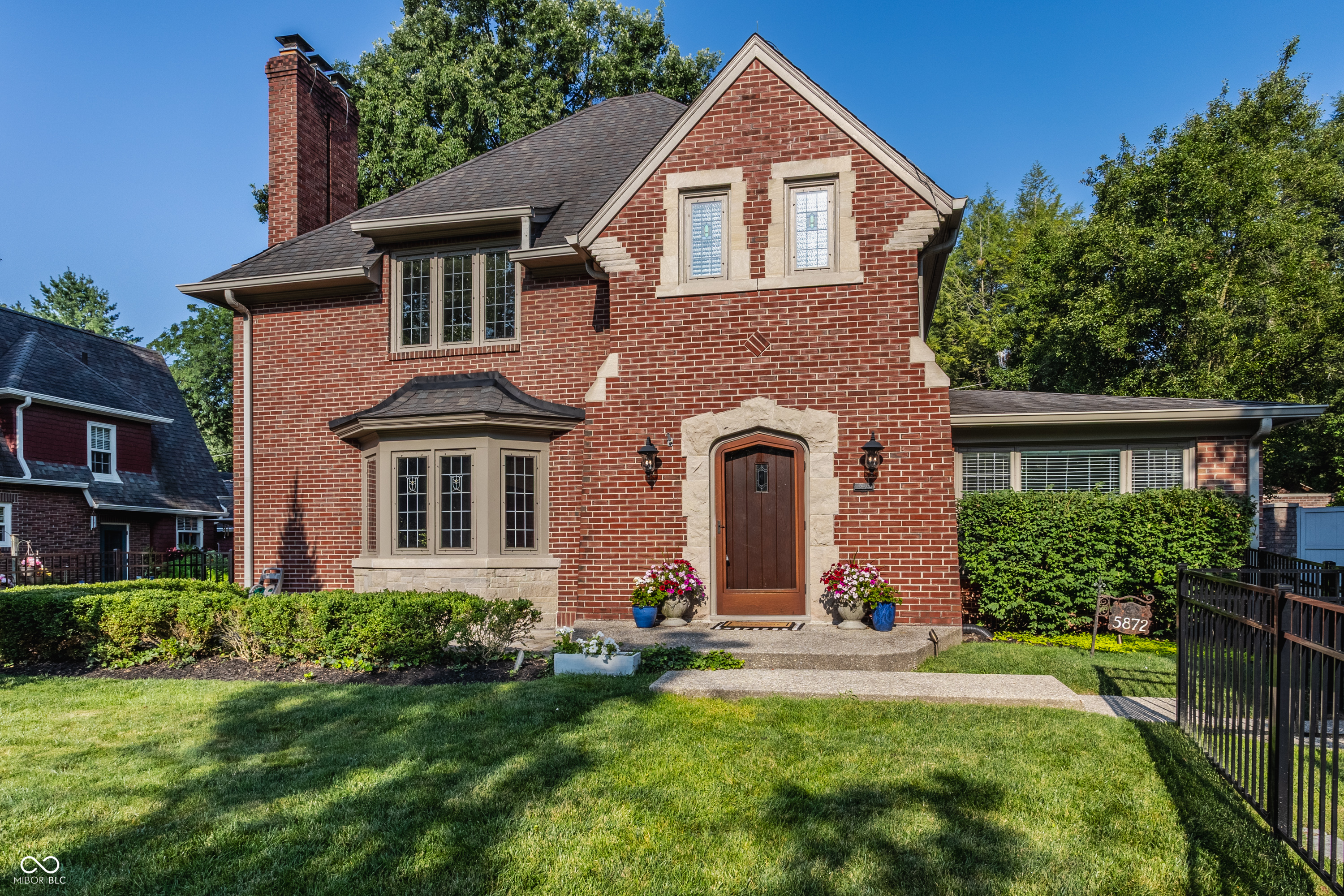 5872 Forest Lane