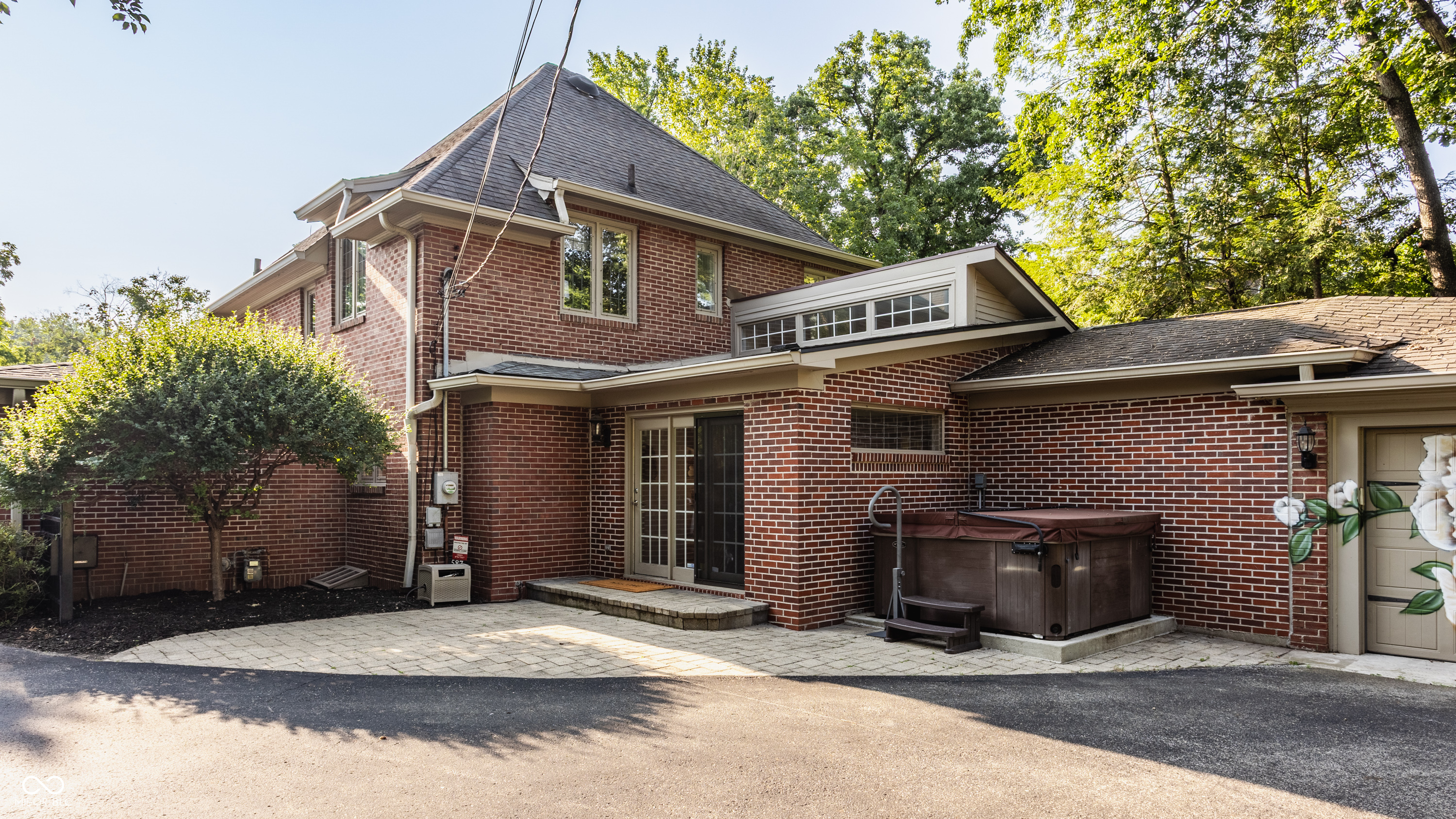 5872 Forest Lane