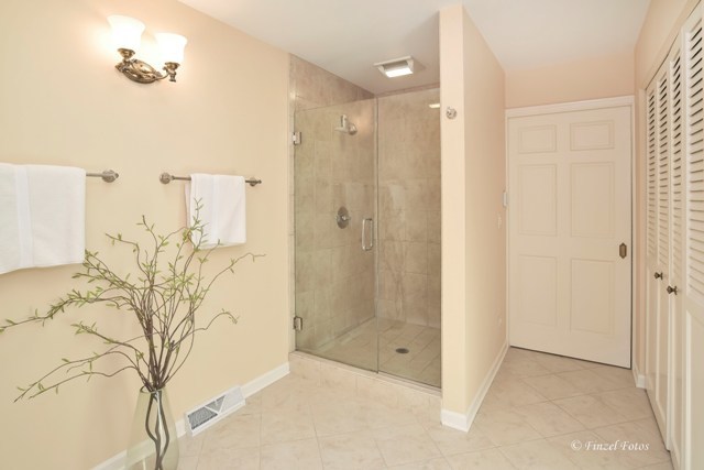 36W382 Oak Hill Drive