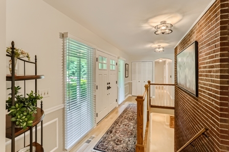 36W382 Oak Hill Drive