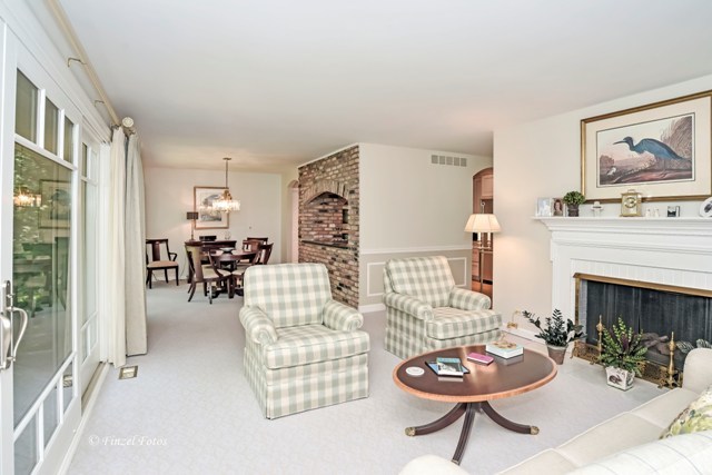 36W382 Oak Hill Drive