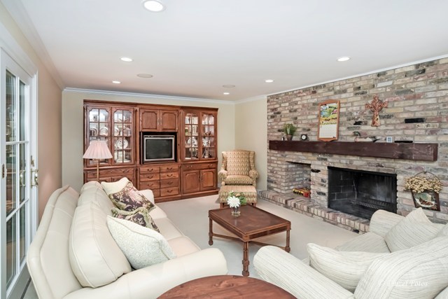36W382 Oak Hill Drive