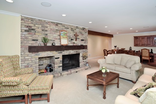 36W382 Oak Hill Drive
