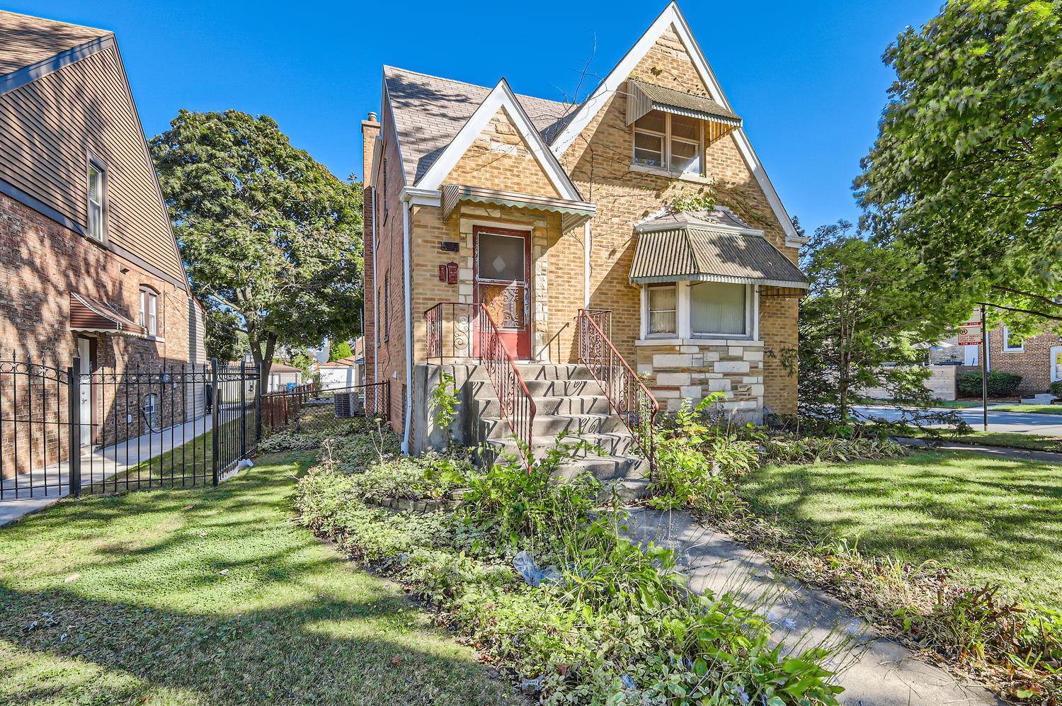 2345 N Rutherford Avenue