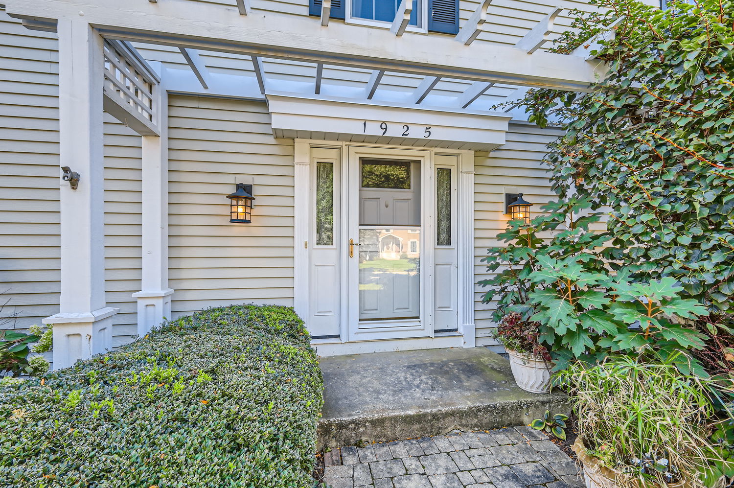 1925 Jamestown Lane