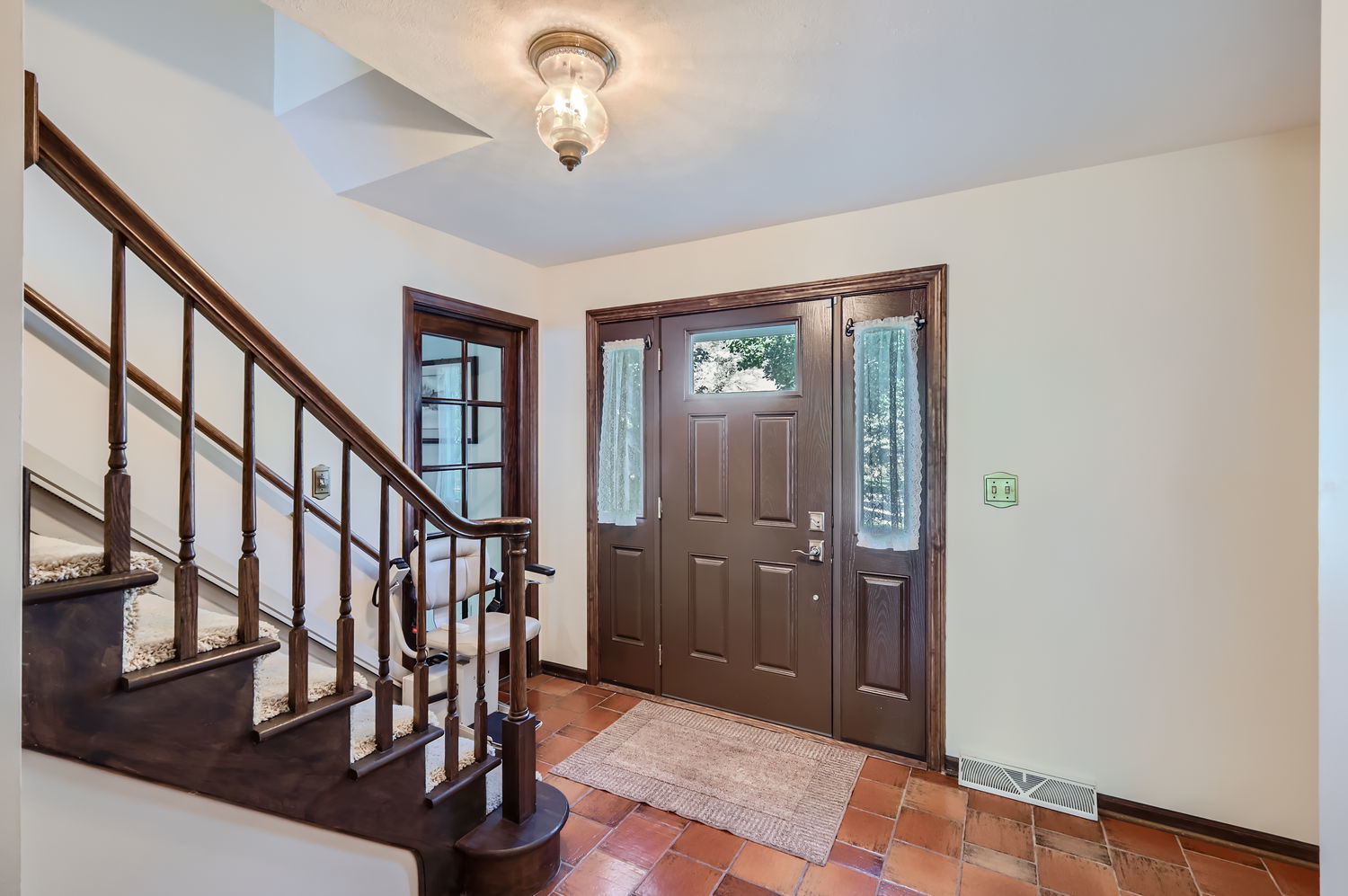 1925 Jamestown Lane