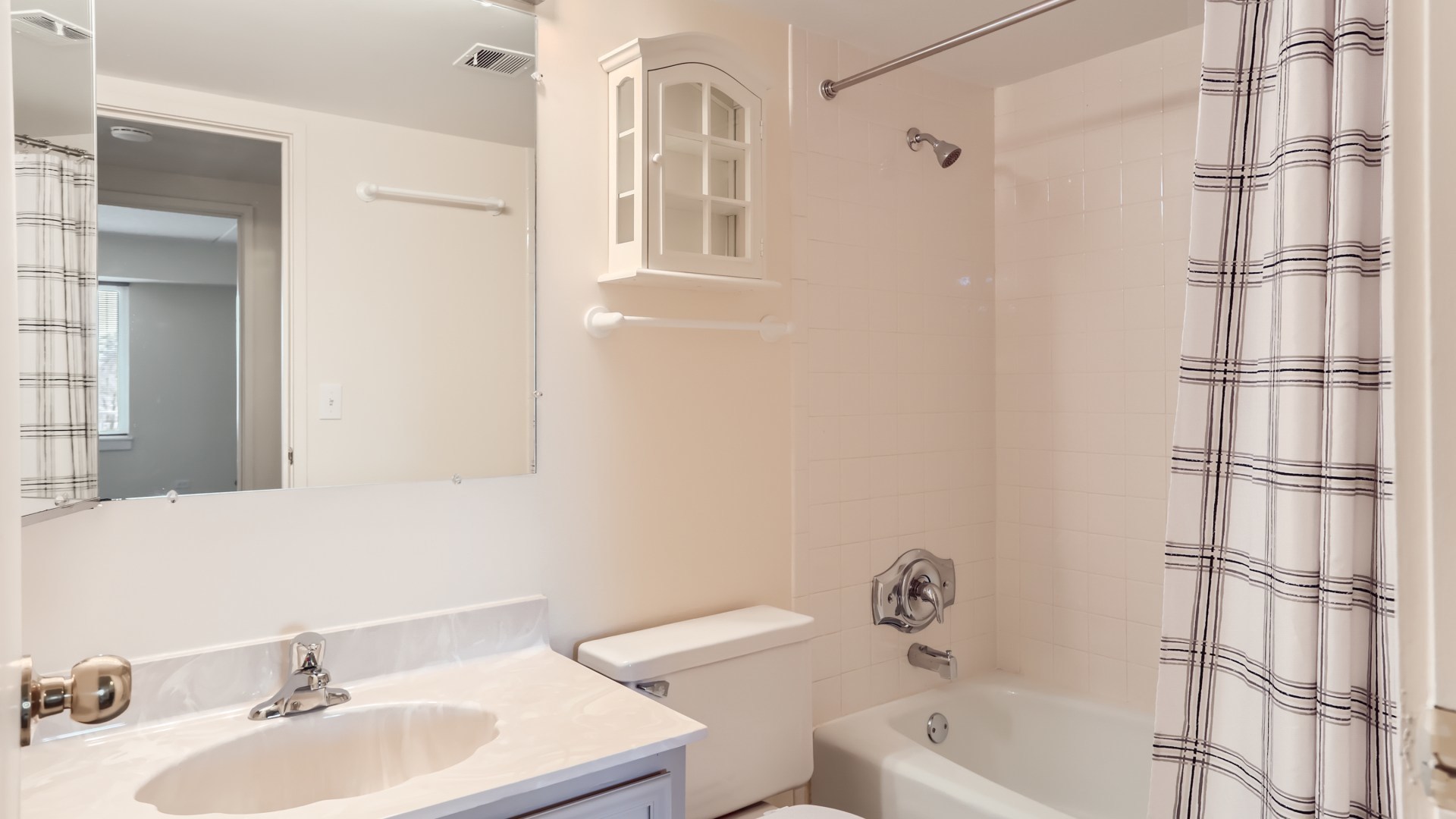 1450 Plymouth Lane Unit: 415
