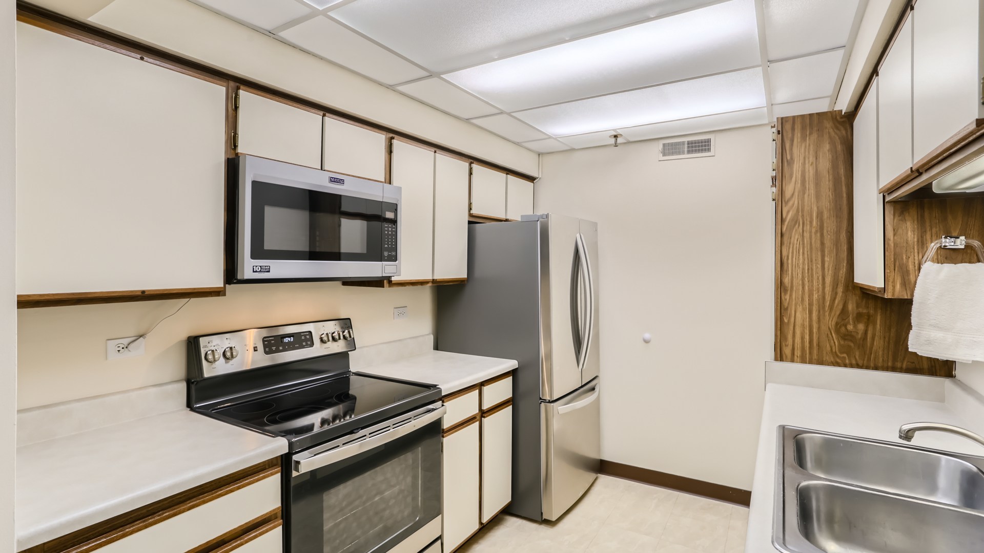 1450 Plymouth Lane Unit: 415