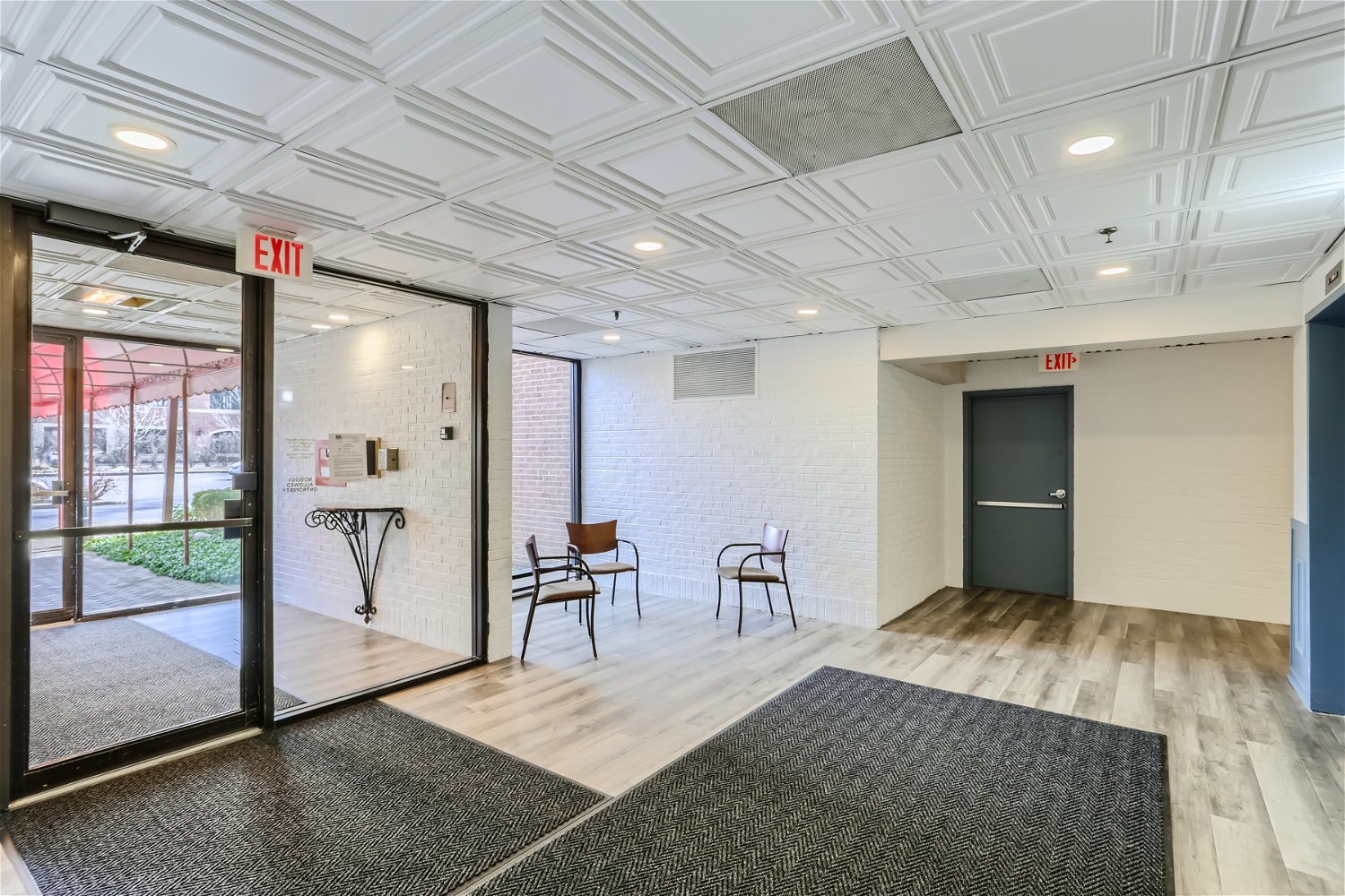 1450 Plymouth Lane Unit: 415