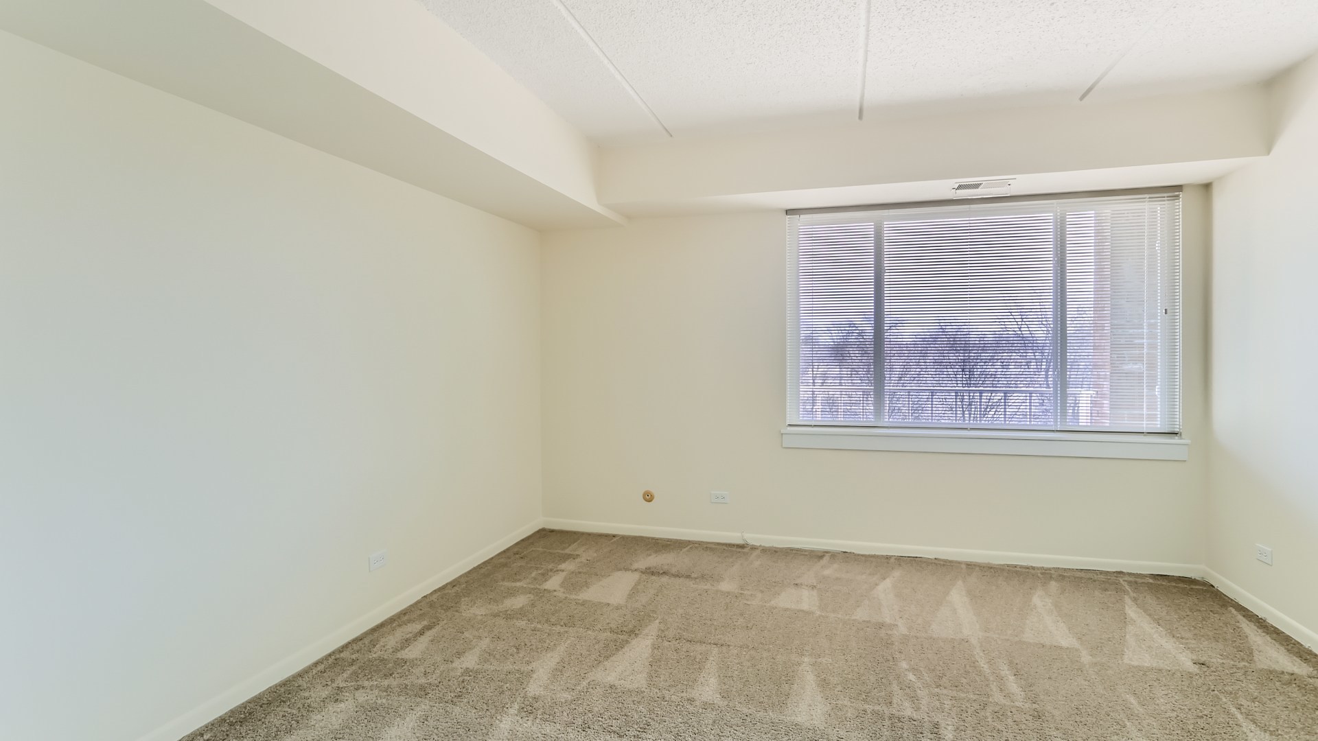 1450 Plymouth Lane Unit: 415